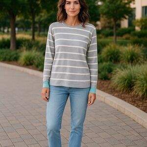 89th & Madison Women’s Gray White Teal Striped Crew Sweater Zipper On Back EUC